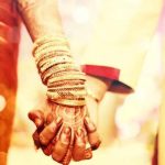 जेव्हा लाल झेंडे बंद, बाजा आणि बारात