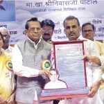 **रवींद्र बेडकिहाळ यांचे कार्य पत्रकारांसाठी मार्गदर्शक ठरत आहे. लघु वृत्तपत्र संपादकांच्या प्रश्नांसाठी* *त्यांनी उभा केलेला लढा आणि सातत्यपूर्ण प्रयत्न यामुळे ते पत्रकार क्षेत्रातील प्रेरणास्थान बनले आहेत* *वाढदिवसाच्या हार्दिक शुभेच्छा*