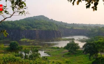 4-5 मिनिटे वाचवण्यासाठी, एक प्रस्तावित रस्ता धोकादायक वेताळ टेकडी