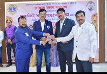 *संपन्न; नव्या पदाधिकाऱ्यांनी स्वीकारली समाजसेवेची धुरा* *रणजित बर्गे अध्यक्ष, प्रमोद निंबाळकर सचिव, तर दिलीप शिंदे खजिनदार; लायन्स क्लब फलटणची नवी कार्यकारिणी पदस्थ*