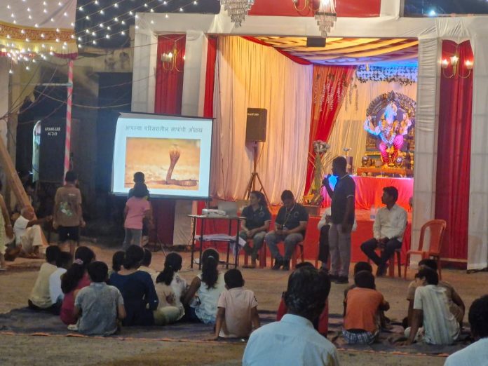 🐍 सापांना मारू नका, निसर्गाचा समतोल राखा! प्लास्टिक प्रदूषण रोखण्यासाठीही जिंतीकरांना साद  नेचर अँड वाईल्ड लाईफ वेल्फेअर सोसायटीचा स्तुत्य उपक्रम; सर्पदंश व्यवस्थापन आणि पर्यावरण संवर्धनाबाबत ग्रामस्थांचे प्रबोधन