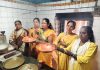 फलटण नगरपरिषदेच्या सफाई कामगार महिलांकडून माळजाई मंदिरात उत्साहात महाआरती आणि महाप्रसाद