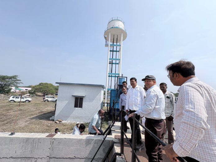 दुष्काळी परिस्थितीत टंचाईग्रस्त गावांना पिण्याच्या पाण्याची कमतरता भासू देणार नाही – आमदार सचिन पाटील फलटण तालुक्यातील १८ पाणी साठवण योजनांचा आढावा; प्रलंबित कामे तातडीने पूर्ण करण्याचे निर्देश