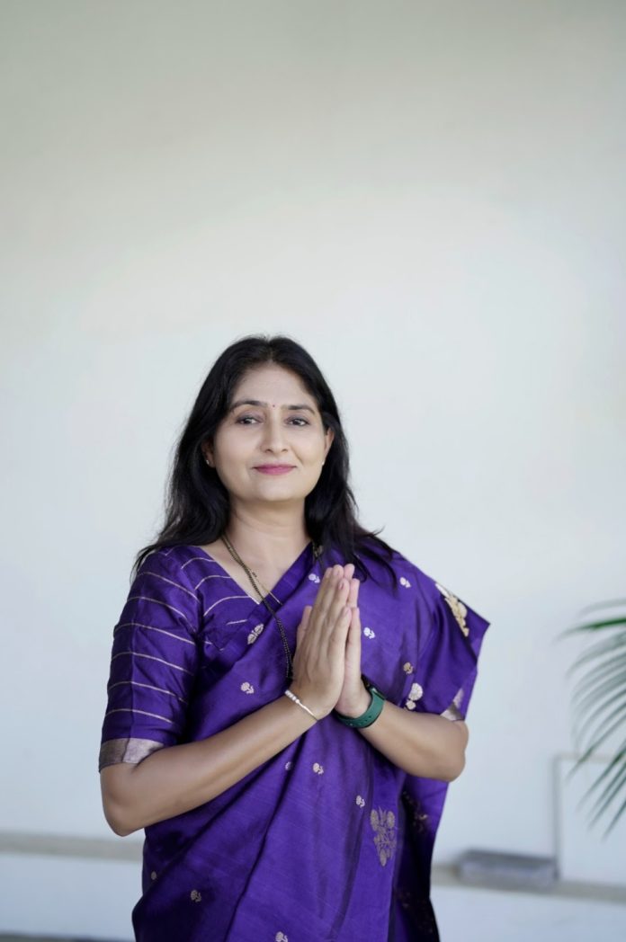 शिक्षकांच्या हक्कांसाठी प्रा. डॉ. वैशाली शिंदे निवडणूक रिंगणात  पुणे विभाग शिक्षक मतदारसंघासाठी जाहीरनामा प्रसिद्ध; जुनी पेन्शन, TET सक्ती रद्द आणि १०० टक्के अनुदानासह विविध प्रश्नांवर भर