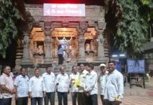 *श्रीराम कारखाना सुरू होताच राजे गटाचा साखर पेढे वाटून जल्लोष*